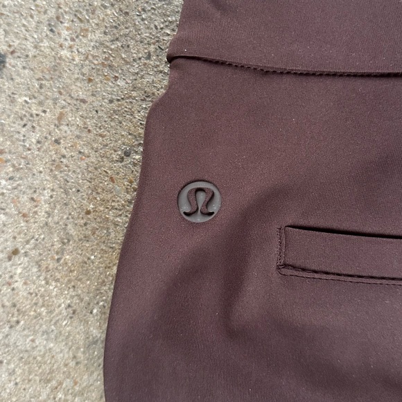 NWT Lululemon Tapered Leg Mid Rise Pant 7/8 Length Luxtreme Espresso Size Small - Picture 12 of 12